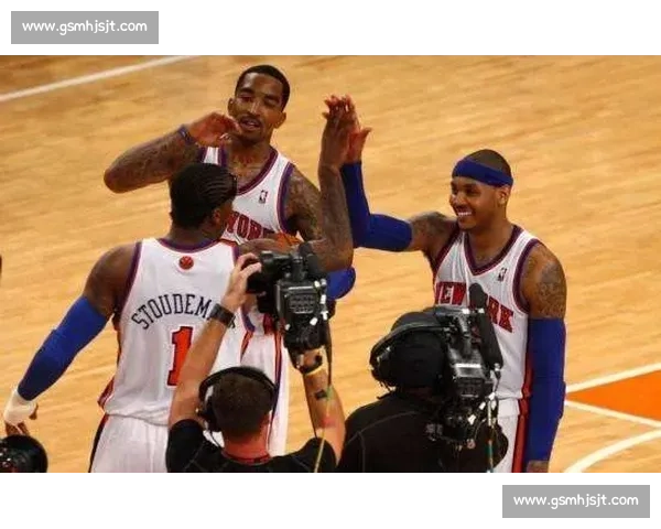 杨毅深度解读湖人对决热火赛场博弈与冠军走向战术核心球星表现 杨毅深度解读湖人对决热火赛场博弈与冠军走向战术核心球星表现